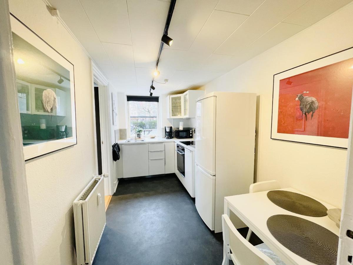 Aday - Charming Studio Close To The Football Stadium Ålborg Exteriör bild