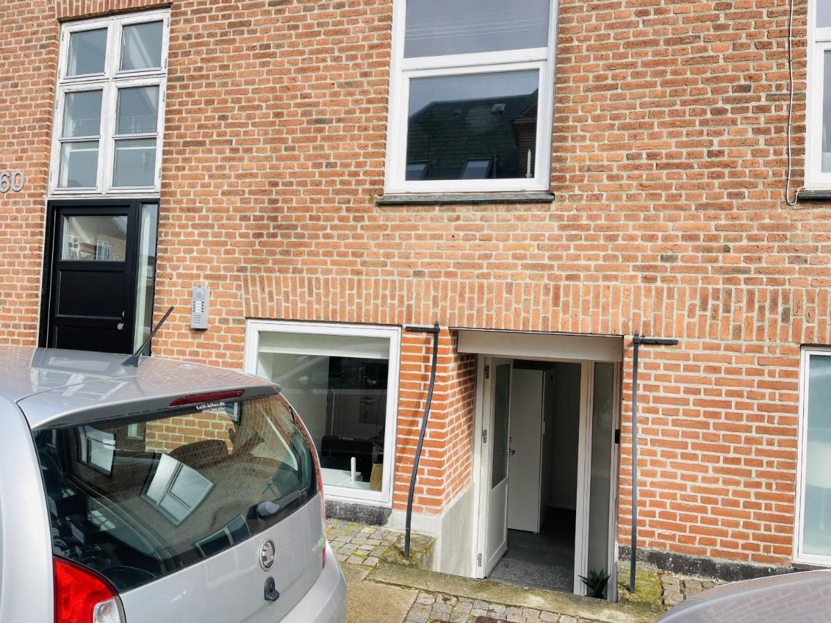 Aday - Charming Studio Close To The Football Stadium Ålborg Exteriör bild